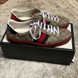 Gucci a supreme sneakers